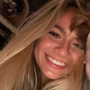 Meet your Posher, Chloe